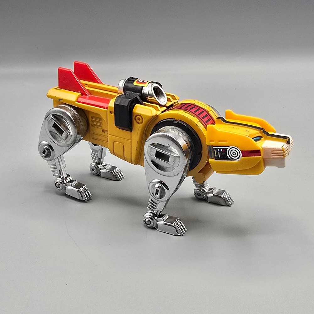 VOLTRON GOLION D Y&K Version Yellow Lion Made In Taiwan 1981 Bandai Vintage